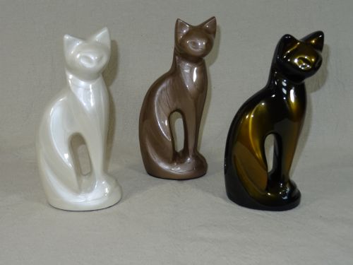Katten urn staand
