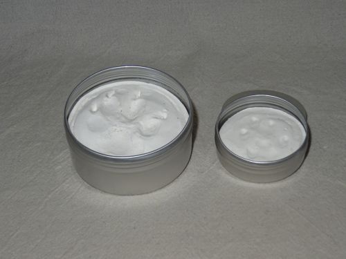 Pootafdruk in rond doosje voor pootjes tot 6cm.
